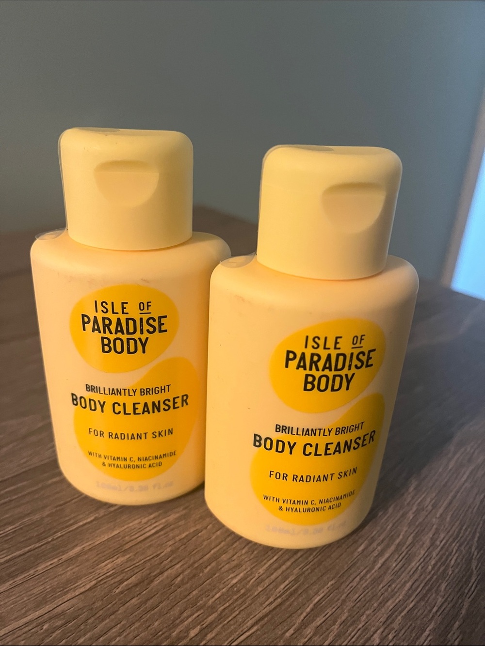 Isle of Paradise Brilliantly Bright Body Cleanser - Set of 2